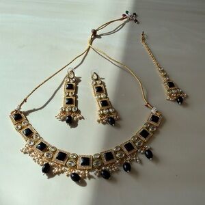 Elegant Indian Gold and Black Jewelry Set